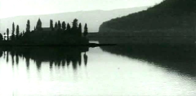 Кадр из фильма "Нейтральные воды"