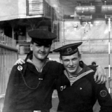 На фоне "Грозного" с немецким моряком (фото А. Кокоулина)
