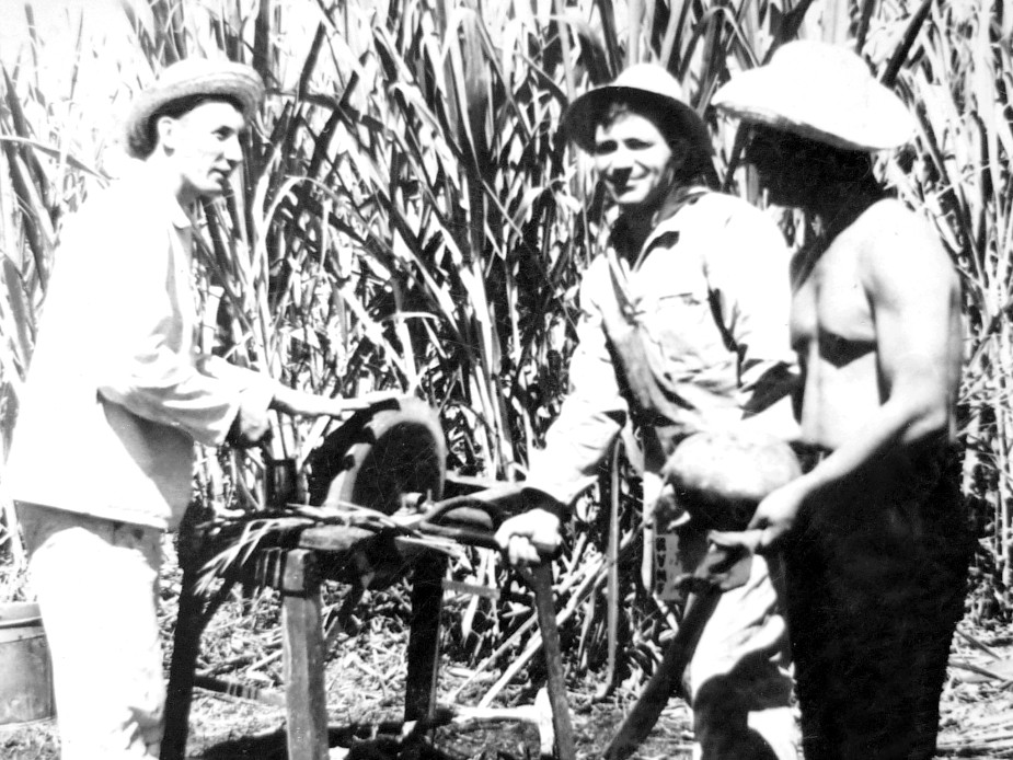 Провинция Матансас заточка мачете перед рубкой сахарного тростника (фото В. Зинченко)