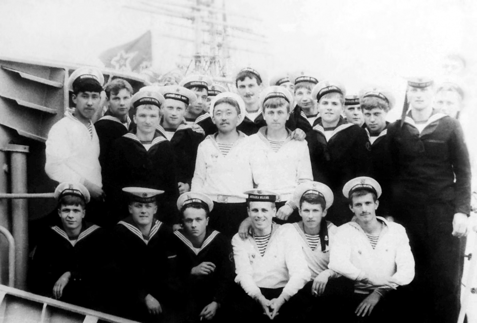 Гданьск. 1987 год. Общее фото с польскими моряками