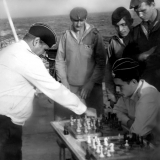 Контрадмирал Колабин игра в шахматы, Николай Жуков (проиграл)