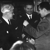 Приказом командира ракетного крейсера Ю. А. Гагарин был объявлен Почётным матросом с вручением ему бескозырки.