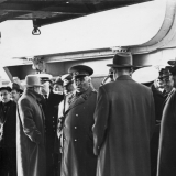 Посещение Н. С. Хрущевым 4 мая 1962 г. РКР «Грозный». Завод им. А. А. Жданова. Делегация на палубе корабля.