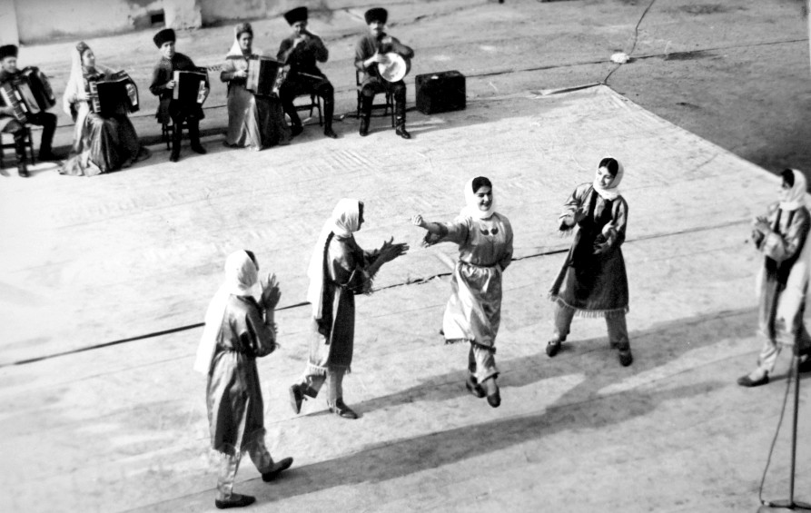 1968.г. Марокко. г. Касабланка. выступает ансамбль Кабардинка