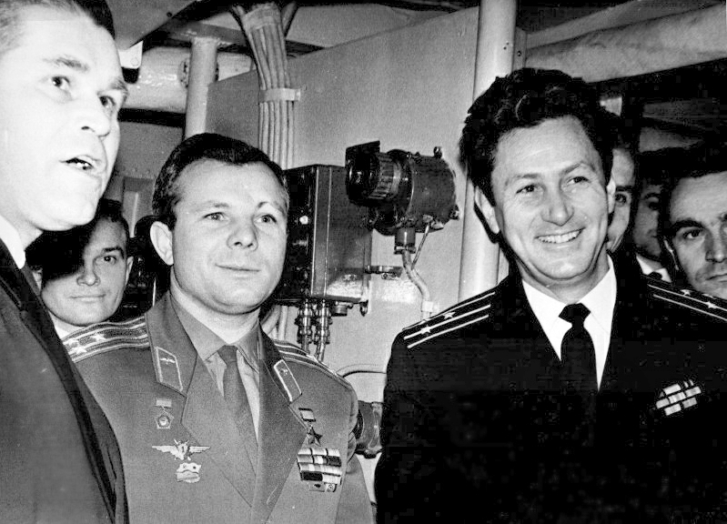 Юрий Гагарин на нашем крейсере. 1965 год.