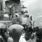 1969 г. Помощник командира корабля и поднятый на борт крейсера буй